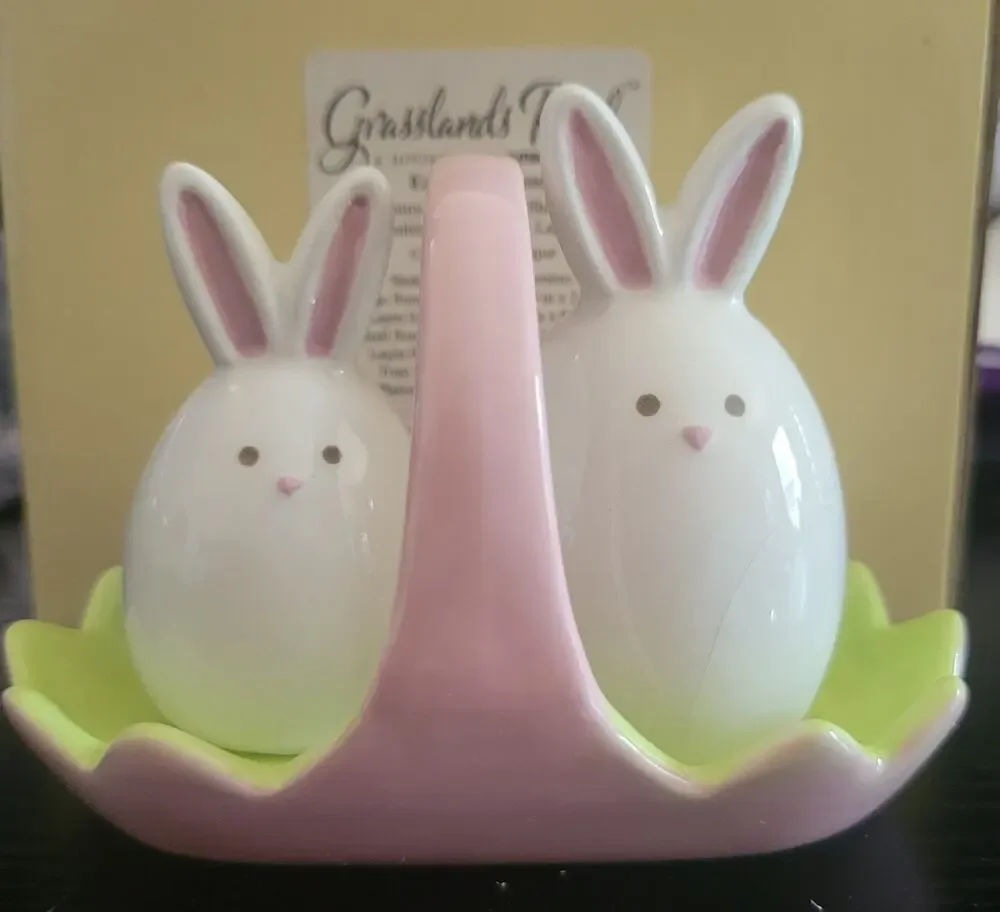 Grasslands Roads Bunny Salt & Pepper Shakers Spring In Basket Ceramic In Box